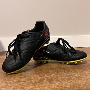 Kids Umbro Soccer Cleats